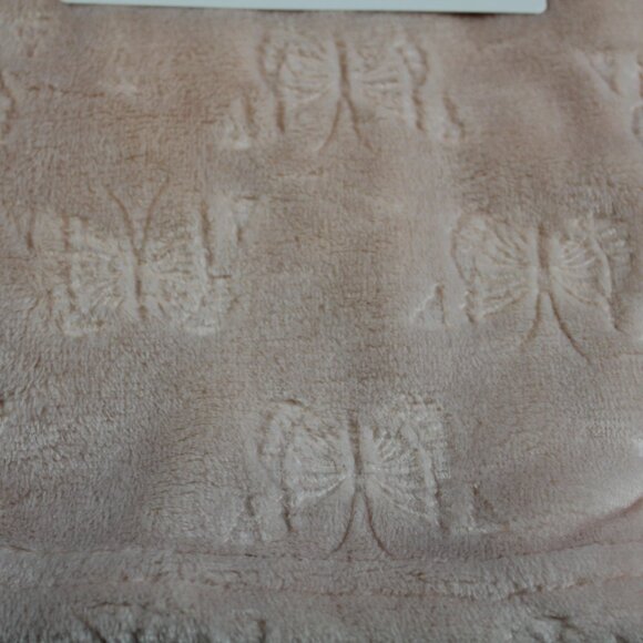 Tahari Baby Peach Butterfly Embossed Fleece Blanket Infant Girls Soft NWT - Picture 3 of 5